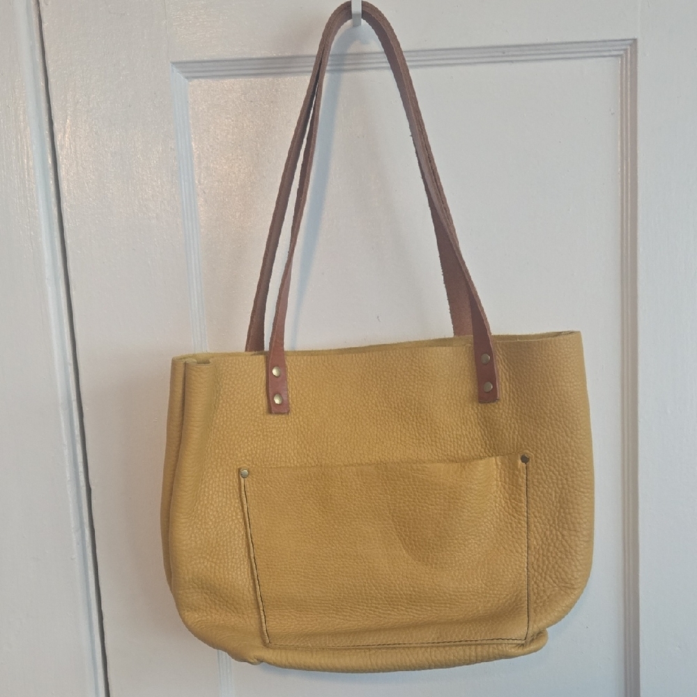 Portland Leather Goods Medium Classic Tote in Pomelo